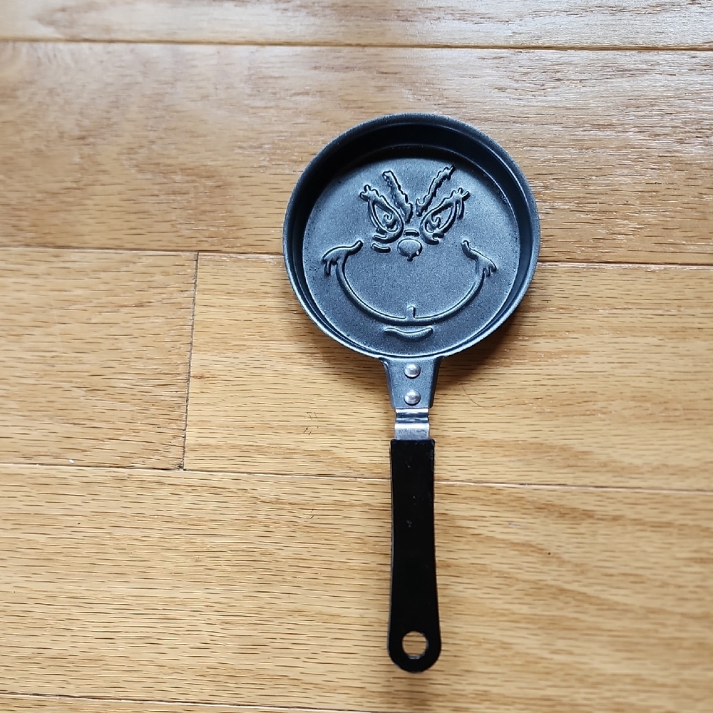 Black Novelty Smiley Face Mini Frying Pan - Kitchen Accessory